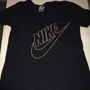 NIKE T-shirt